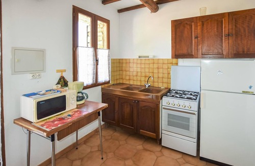Saint-Marcellin-les-Vaison House | Rustic holiday home with large, shared pool and mountain views, in a charming location.
