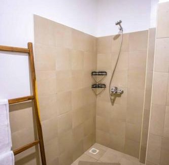 Entebbe Apartment | Rustic Haven Lakeside Condo in Entebbe