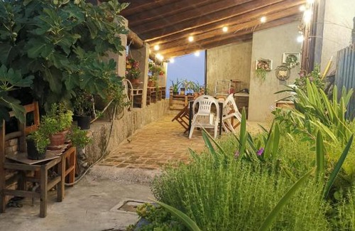 Grotteria House | Rustic House