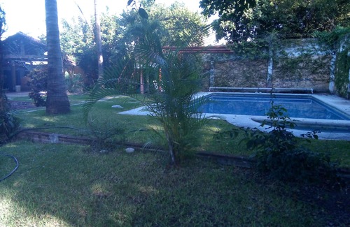 Xochitepec House | Rustic house with private pool and garden (pet friendly)