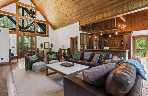 Blue Ridge Cabin | Rustic Lodge, Creek Access, HotTub, FirePit, Games