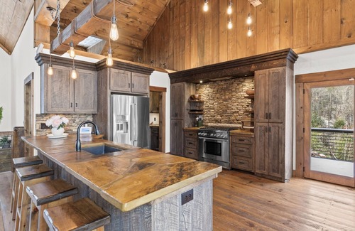 Blue Ridge Cabin | Rustic Lodge, Creek Access, HotTub, FirePit, Games