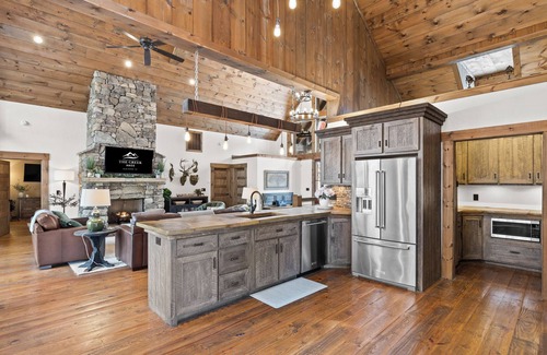 Blue Ridge Cabin | Rustic Lodge, Creek Access, HotTub, FirePit, Games