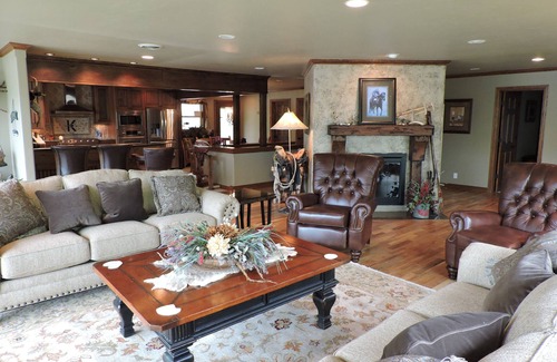 Afton House | Rustic Lodge House on Grand Lake