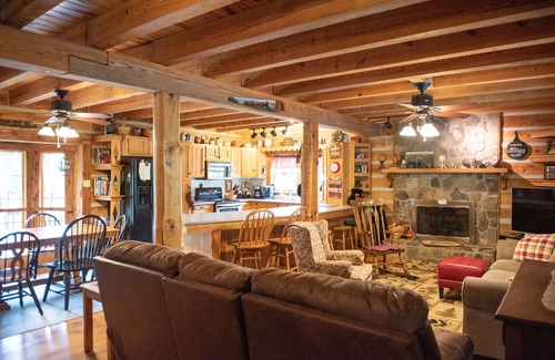 Luray House | Rustic Log Lodge Overlooking Water and Mountain Views