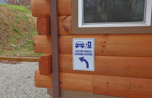 Bryson City House | Rustic Modern Cabin with Hot Tub near rafting and Great Smokey Mountains
