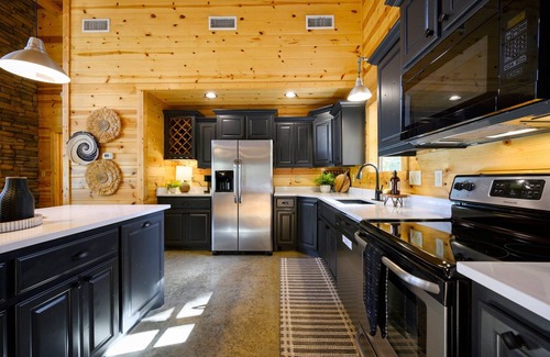 Hochatown Cabin | Rustic Pines Luxury Cabin Private Hot Tub Romantic Getaway Broken Bow Hochatown