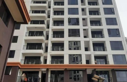 Thompson Estate Apartment | Rustic Private Cottage w/ King Bed + Cityside View, Lift, CCTV, High Security,Swimming Pool - Near Junction mall, Night Club, Pizza Inn, KFC, Chicken Inn, CJs