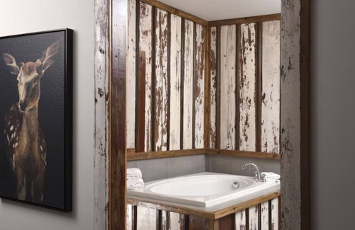 Broken Arrow Hotel | Rustic Retreat: Discover Spacious Lodging & Cozy Hospitality | 2 Units