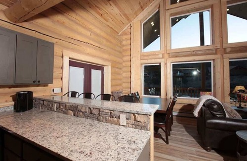South Fork Cabin | Rustic Riverfront Cabin/Fireplace/Sleeps 14