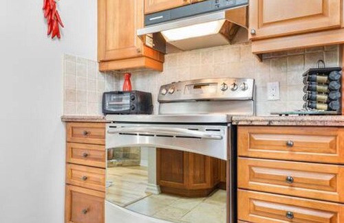 Halton Regional Municipality House | Rustic Riverfront Escape with Sauna in Burlington