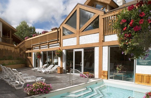 Banff Condo | Rustic Value Banff Condo with Fireplace!