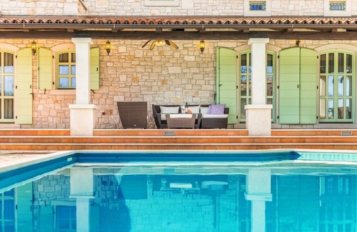 Strpacici Villa | Rustic Villa Romana with pool and sauna