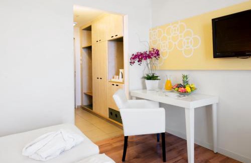 Jaffa Hotel | Ruth Daniel Residence