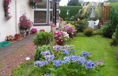 Largs House | Rutland cottage