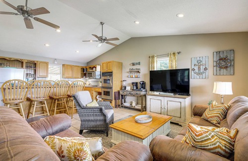 Rutledge Cottage | Rutledge Hilltop Home on Cherokee Lake w/Decks!