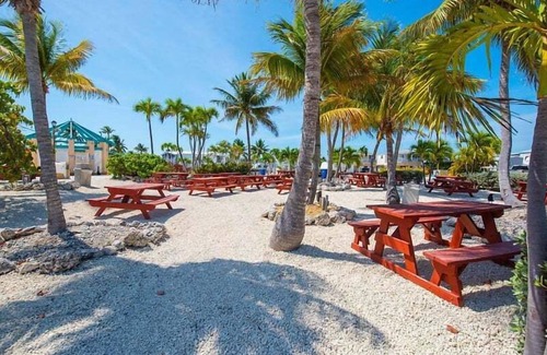 Cutthroat Harbor Estates RV Rental | RV Lot 288 Venture Out, Canal Front ,Lot Dimensions:35x69' 35' Dock