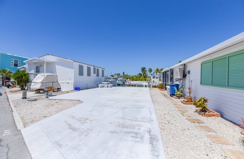 Cudjoe Key RV Rental | RV Lot 442 Venture Out, Canal Front, 35ftx69ft