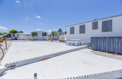 Cudjoe Key RV Rental | RV Lot 442 Venture Out, Canal Front, 35ftx69ft