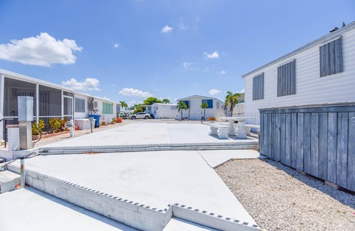 Cudjoe Key RV Rental | RV Lot 442 Venture Out, Canal Front, 35ftx69ft