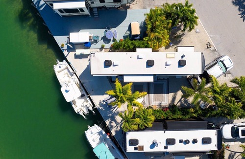 Cudjoe Key RV Rental | RV Lot 497-35' Canal Front in Venture Out at Cudjoe Key