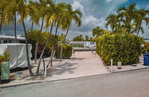 Cudjoe Key RV Rental | RV Lot 498 in Venture Out at Cudjoe Key