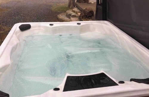 Pine Grove RV Rental | RV Site on Quiet, Private Airport