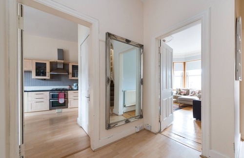 Leith House | Ryehill Gardens Apartment - sleeps up to 14