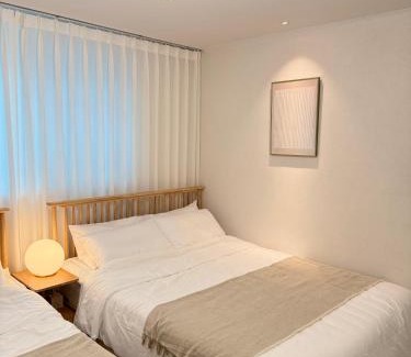 Seokchon-dong House | Rym Stay, Cozy 2BR, 3 Beds with Kitchen near Lotte Tower