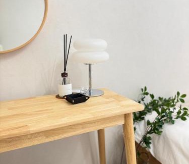 Seokchon-dong House | Rym Stay, Cozy 2BR, 3 Beds with Kitchen near Lotte Tower