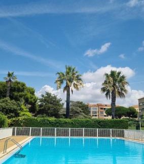 Six-Fours-les-Plages Apartment | Séjour détente en famille face à la mer