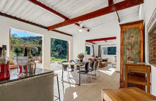 Nazare Paulista House | Sítio com Churrasqueira, Piscina, Lago e Natureza
