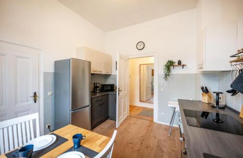 Sued Apartment | Südstadt Oase auf zwei Etagen 4 SZ und Balkon