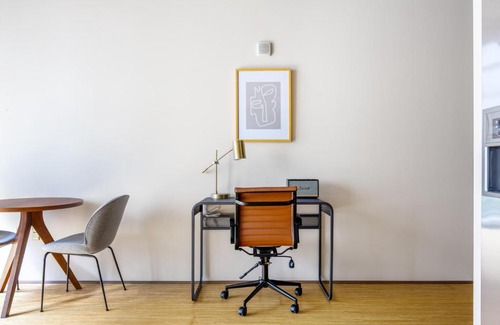 South Lake Union Apartment | S Lake Union 1BR w Gym BBQ nr Amazon SEA-109