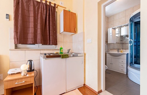 Cove Tri Zala (Zrnovo) Apartment | S1 - studio just 50m from the beach with sea view