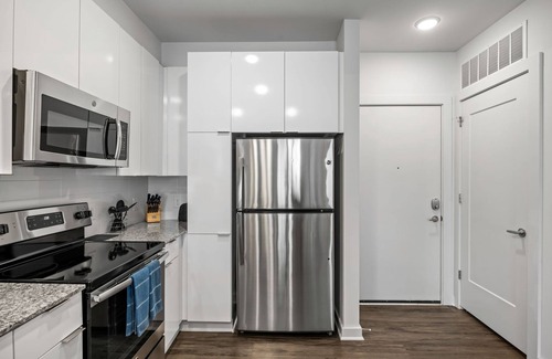 Midtown Apartment | (S1BD) Serviced 1-BR w/Full Kitchen in Walkable Neighborhood