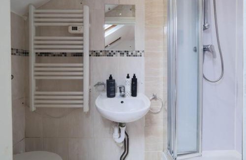 Kilburn Apartment | S6 Cozy Studio In Kilburn With Kitchen London Zone 2