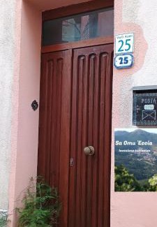 Villagrande Strisaili House | Sa Omu 'Eccia
