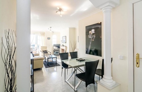 Nueva Andalucia Apartment | SAA- Comfortable Apartment near Puerto B