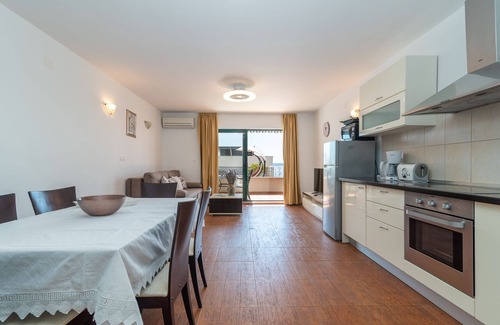 Businci Apartment | SABLIC 1 apartment with sea view, 30m from a beach in OKRUG GORNJI