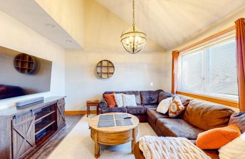 Ludlow Apartment | Sachem Slopeside - Okemo Trailside 21B