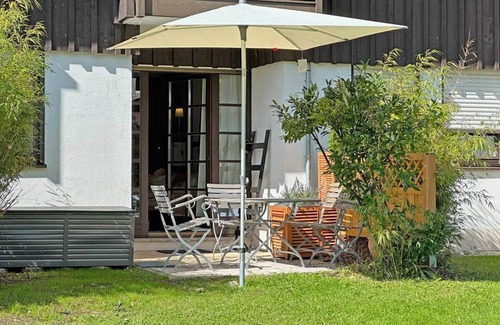 Maxlrain Apartment | Sachrang: Ferien-wohnung am See mit Bergblick
