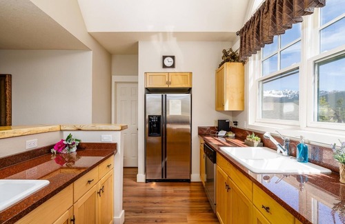 Saddle Ridge Condo | Saddle Ridge V2 (3-Bedroom Condo) with Mountain view by Moonlight Basin Lodging