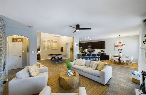 Houston House | Saddle & Spurs BNB - with heated pool
