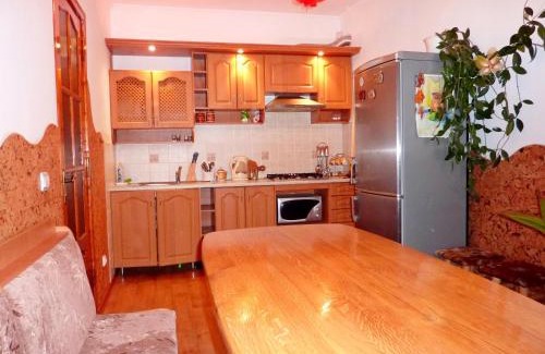 Yaremche House | Sadyba Bilya Richky