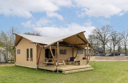 Notter RV Rental | Safari Tent With Pool Access