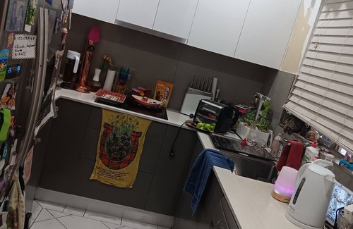 Anula House | Safe secure home in a private court. Close to airport n shopping centres city