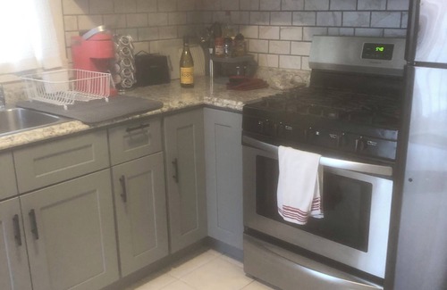 North and East Apartment | Safe & Secure Studio Apartment @ San Francisco Bay Area - Richmond, CA n