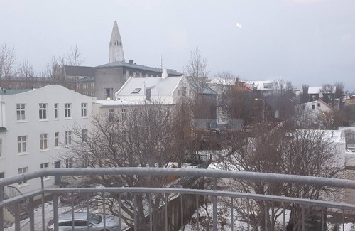 Downtown Apartment | Saga Studio for 2 guests in Downtown basement Steinn