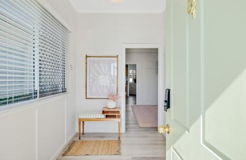 East Toowoomba House | Sage Cottage! CBD Perfection!